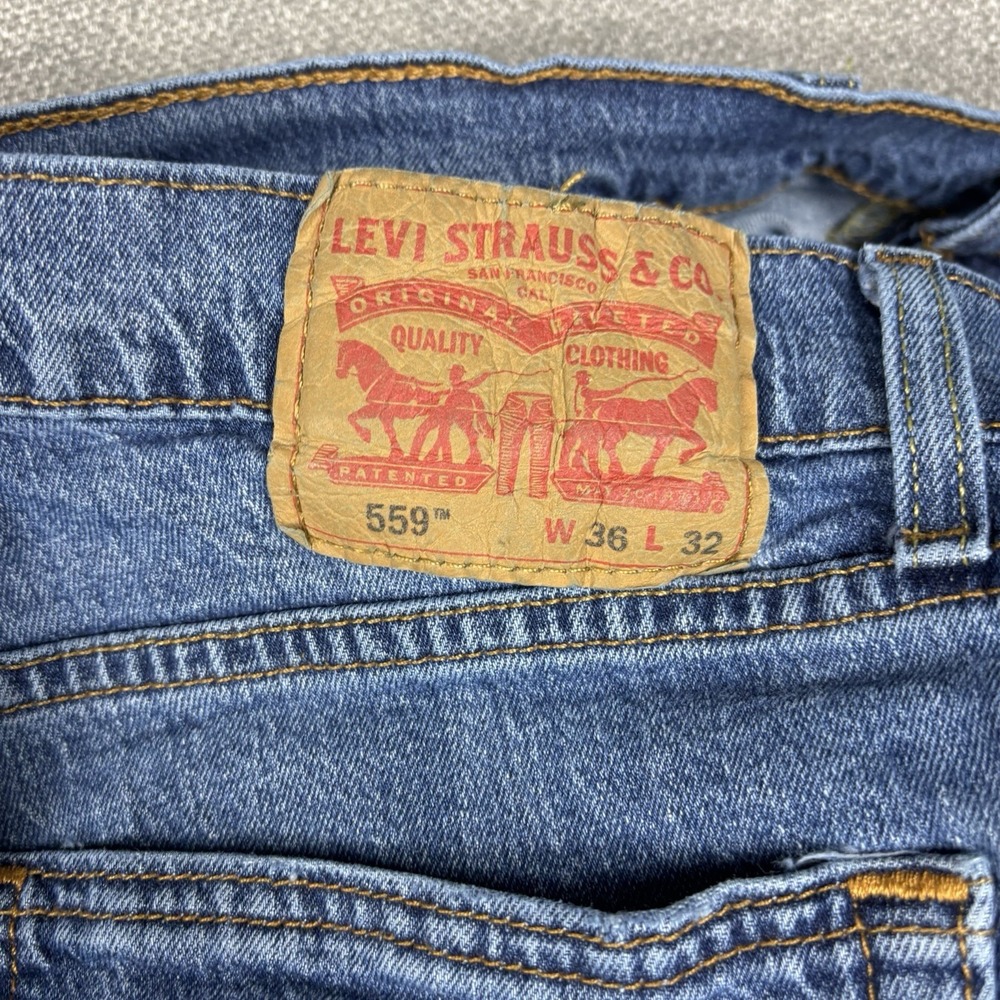 Levis 559 Relaxed Straight Fit Jeans Mens 36x32 Blue Whiskered Faded Denim - Picture 11 of 13